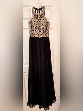 Anny Lee medium black gold formal dress